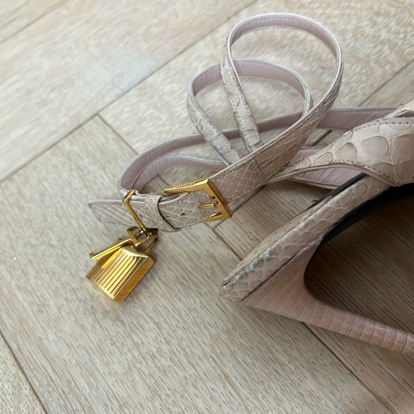 TOM FORD Embellished Python Pumps - Picture 8 of 11